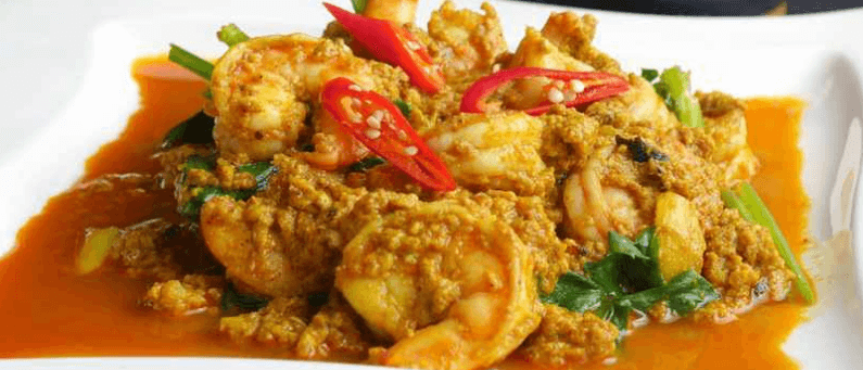 Gebratene Shrimps mit Curry und Chili Paste