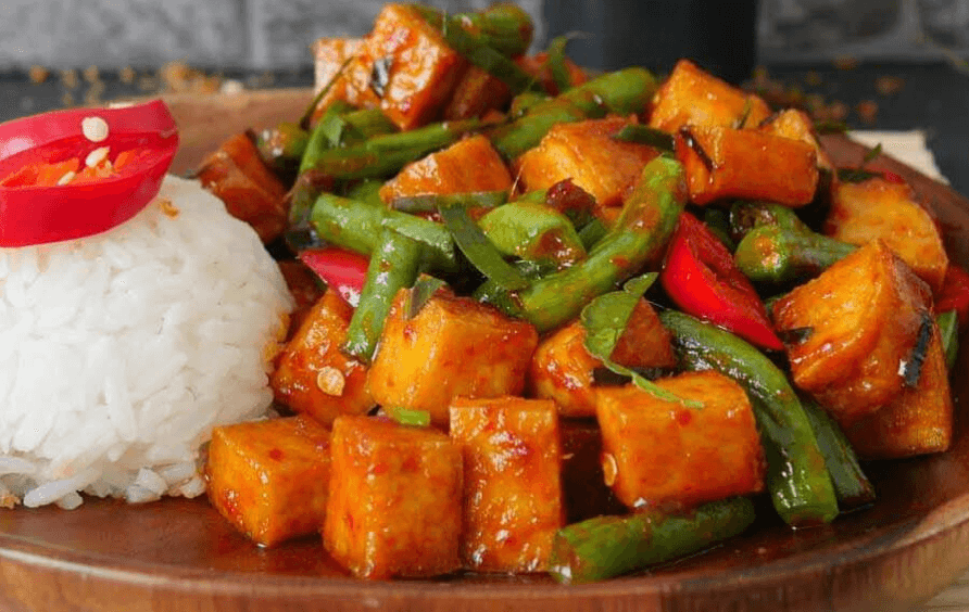 Rotes Curry mit Tofu (vegan)